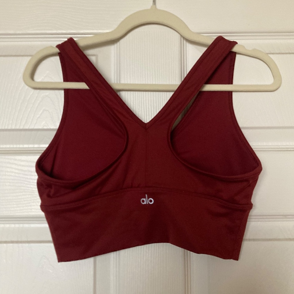 ALO Yoga Women's Maroon Ruched V-Neck Sports Bra - Picture 3 of 6